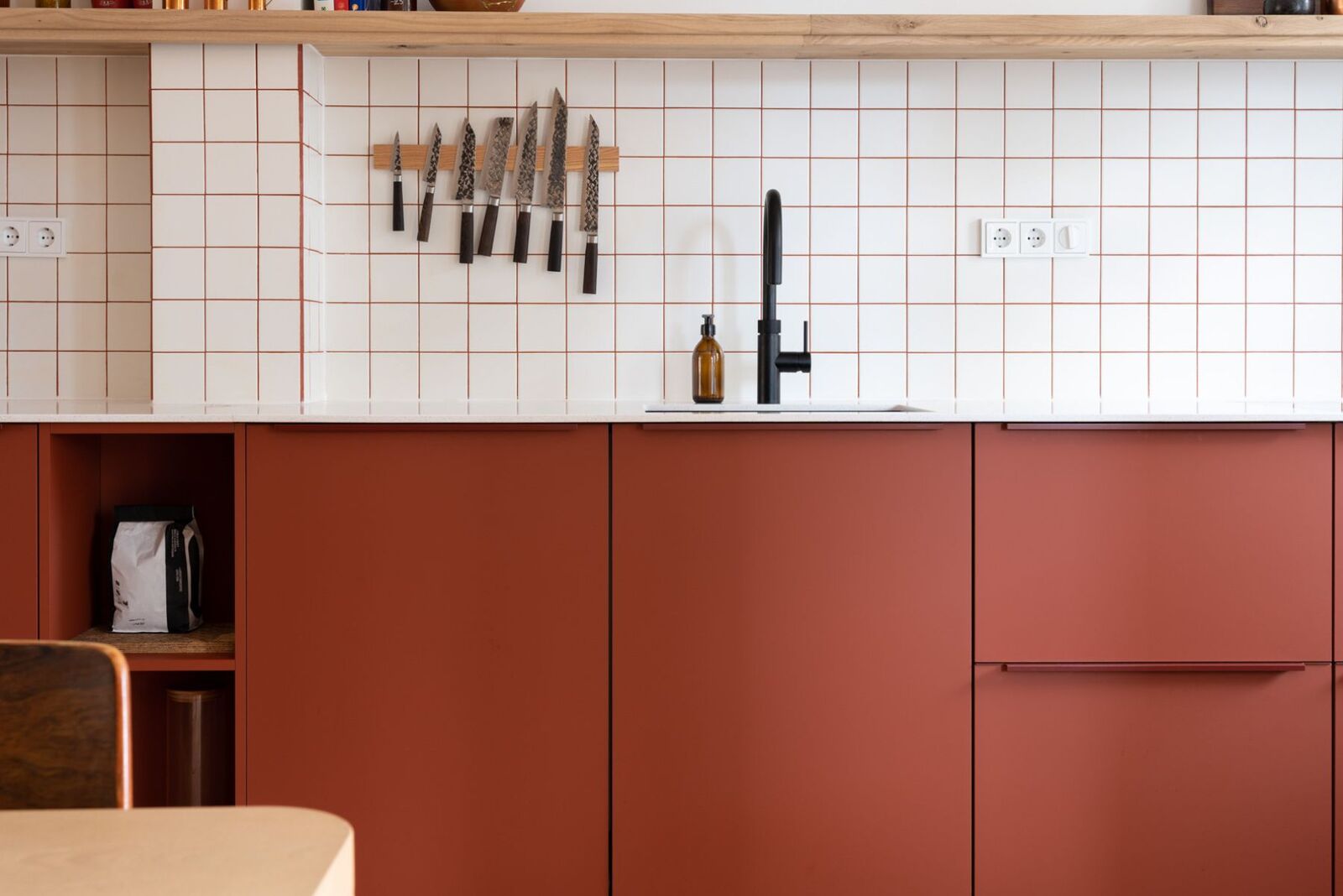 Houten keuken fronten en Farrow and Ball keukenfronten voor IKEA van BABOON